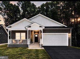 192 Woodmount Dr, Colonial Beach, VA 22443