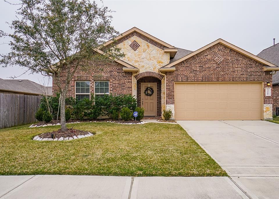Front of Home. Large lot, arbor patio with stamped concrete and no back yard neighbors.