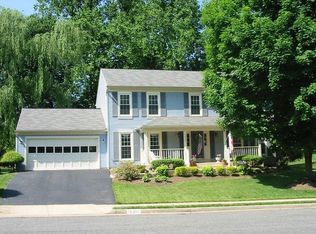 10355 Steamboat Landing Ln, Burke, VA 22015