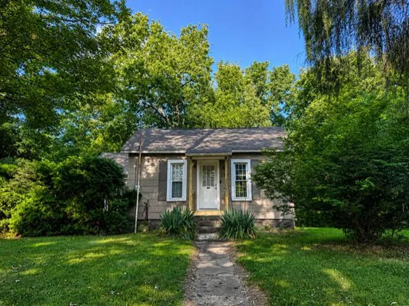 137 Park Ave, Allegan, MI 49010