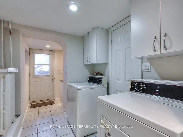1760 Queen St E #BASEMENT — Photo 6