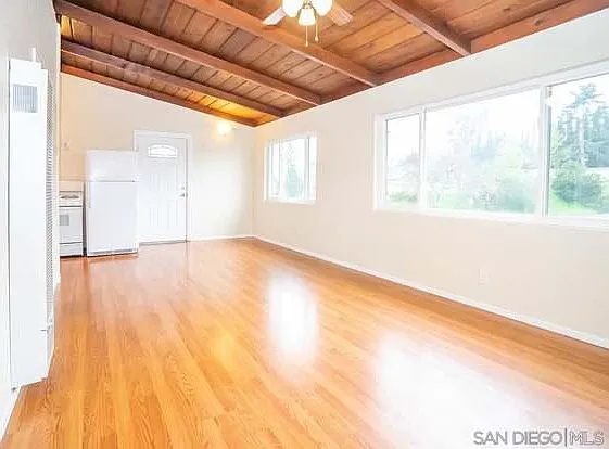 432 Civic Center Dr — Photo 4
