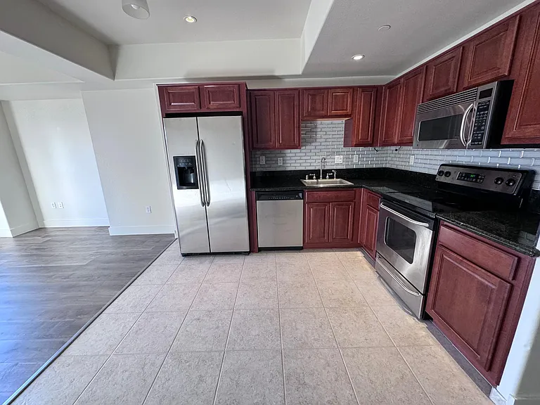 200 W 2nd St #401 — Photo 5