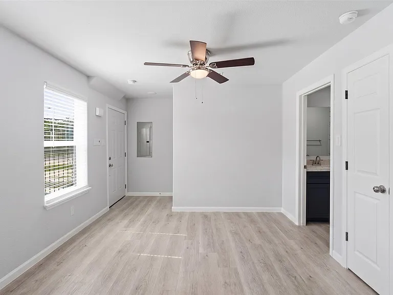 6803 Loma Vista St #B — Photo 5