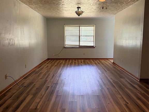 5th image of 341 Myrtie Dr