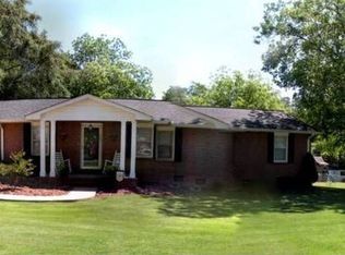 1305 Oak Dr, Pendleton, SC 29670