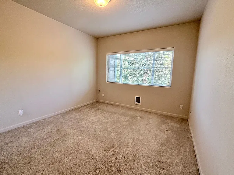 10834 NE Holly St #202 — Photo 9