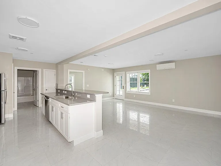 960 Main St #2101 — Photo 11