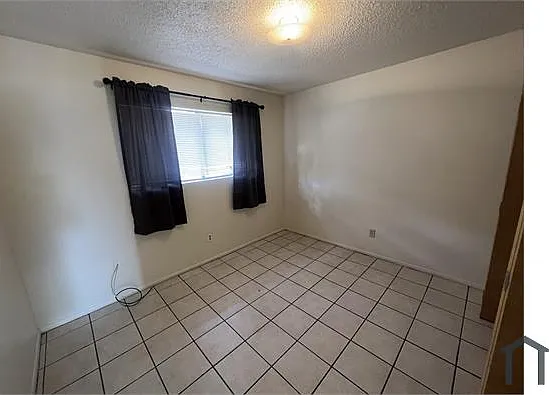 545 Palomas Dr SE #B — Photo 14