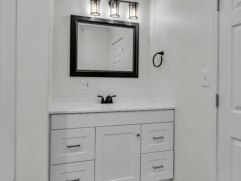 8165 Leonard Dr — Photo 35