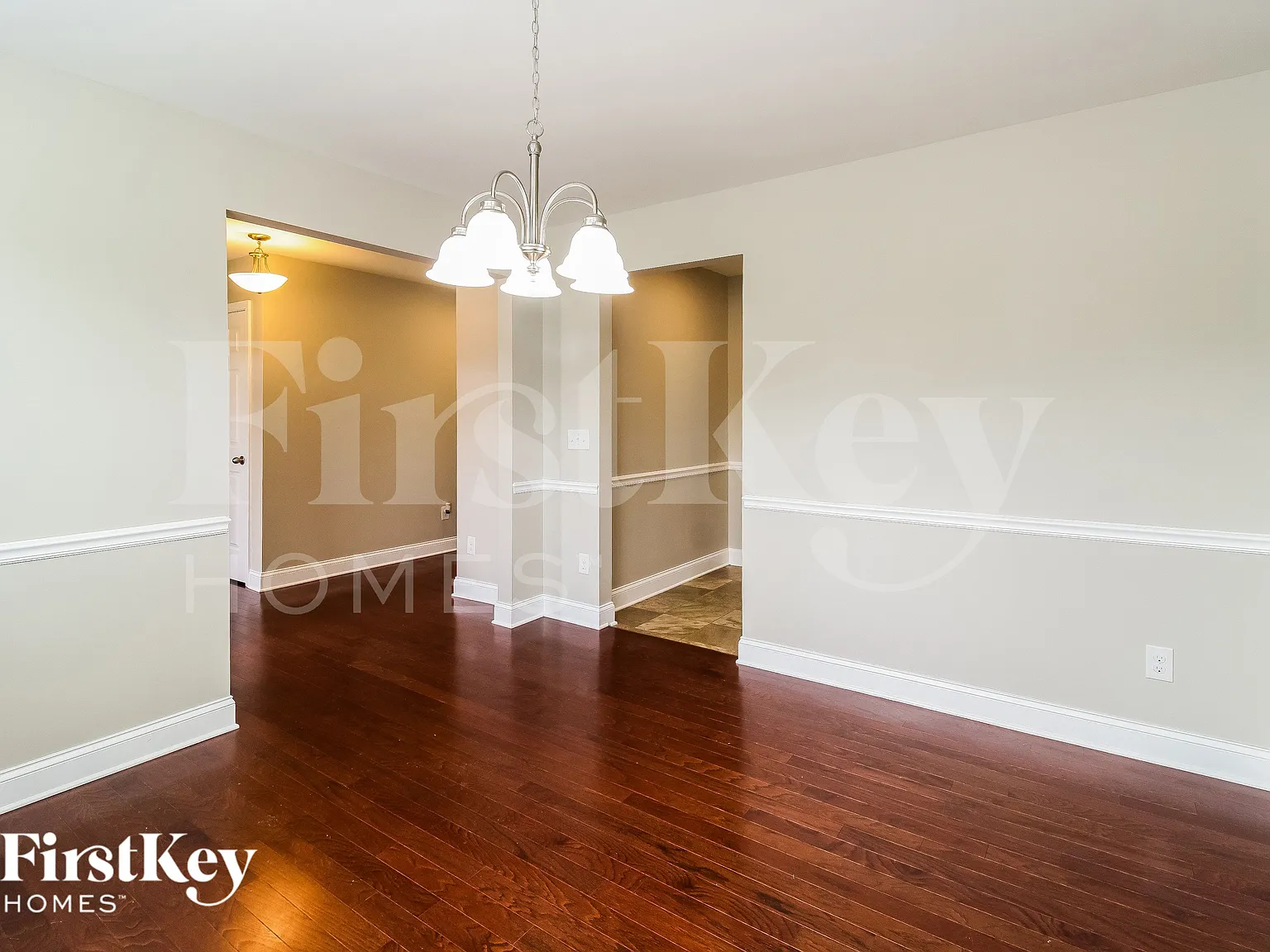 4 bed, 2.5 bath, 2469 sqft, $2,655 — Photo 4