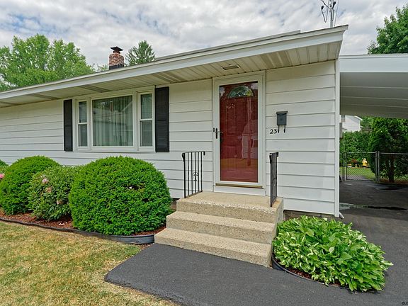 4th image of 23 Miller Ave