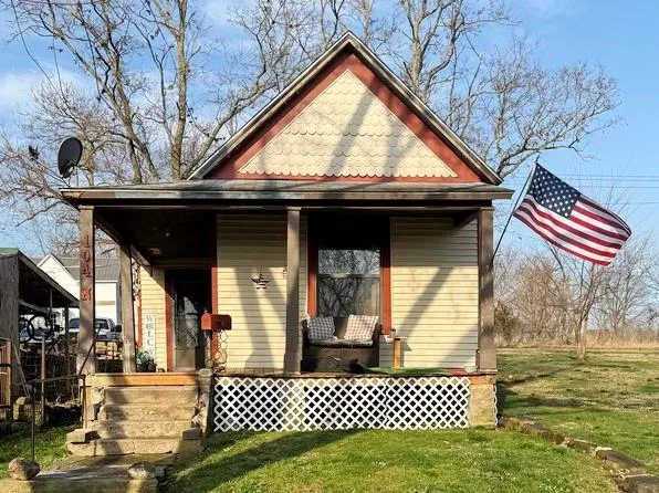 104 N Park St, El Dorado Springs, MO 64744