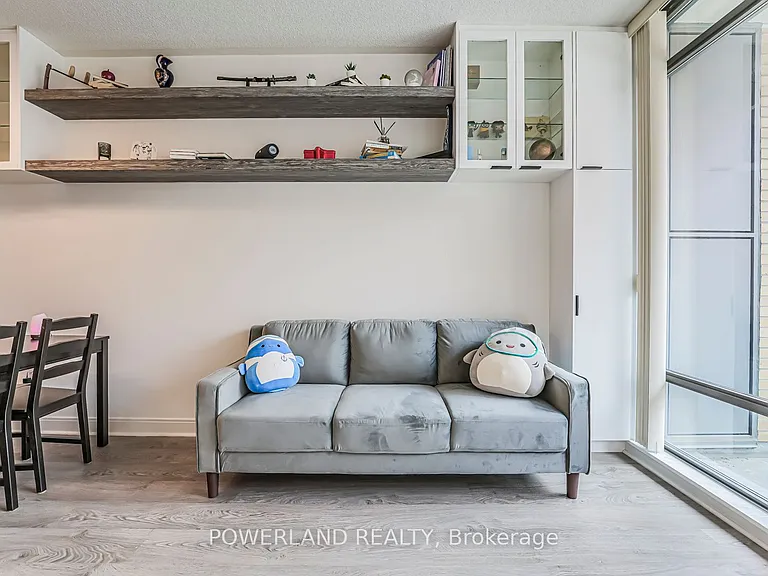 18 Yorkville Ave #317 — Photo 22