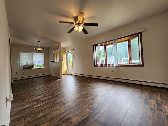 5th image of 108 Hickory St