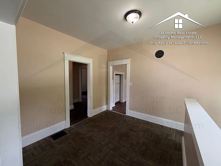 217 W 6th St — Photo 9