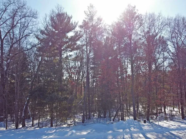 330 Pine Meadow Ct, Wisconsin Dells, WI 53965