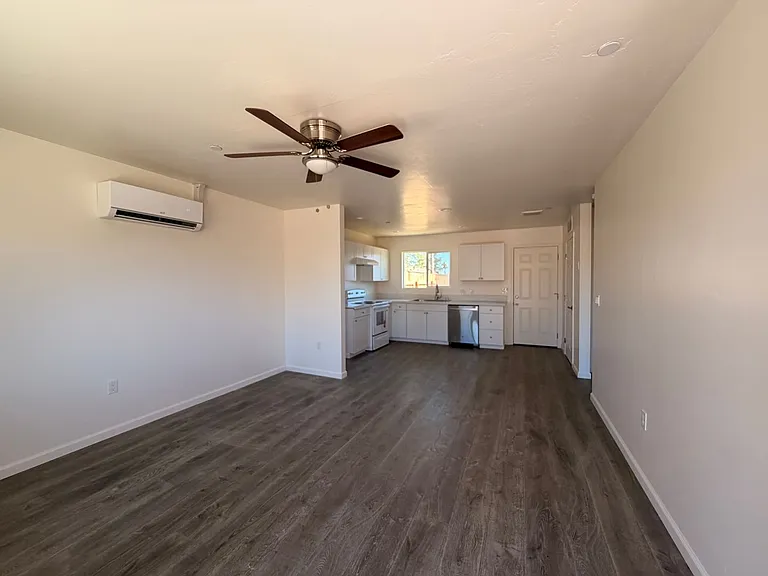 313 Airport Dr — Photo 3