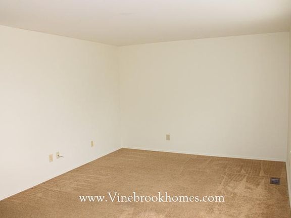 3rd image of 7568 Mount Hood St