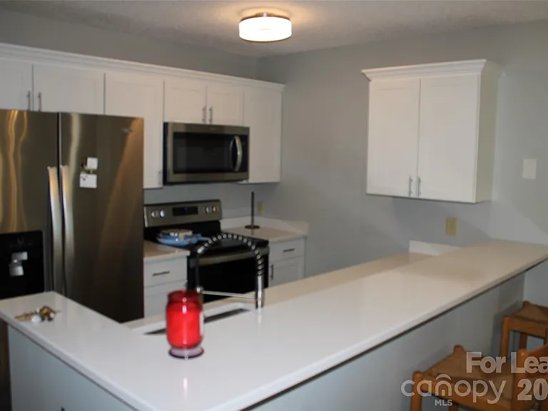 17919 Kings Point Dr #E — Photo 6