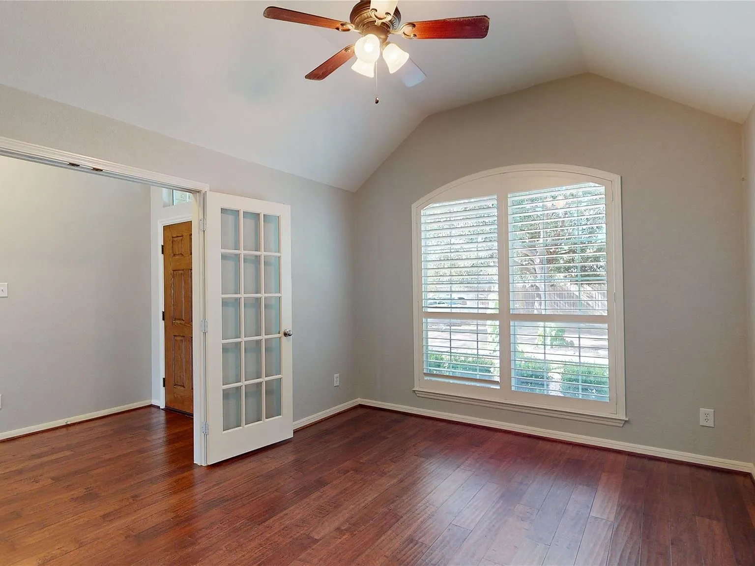 3 bed, 2.0 bath, 1936 sqft, $2,420 — Photo 4