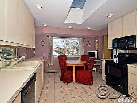 2nd image of 18 Barberry Ct