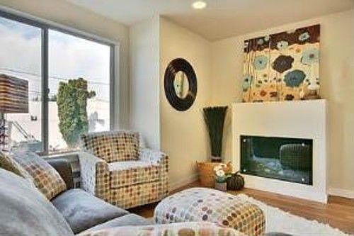 4th image of 12014C 31st Ave NE