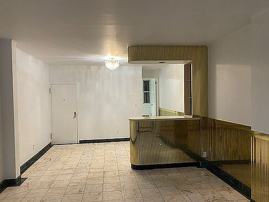 5th image of 645 Manhattan Ave APT 2R