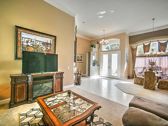 4th image of 1320 Crepe Myrtle Ln