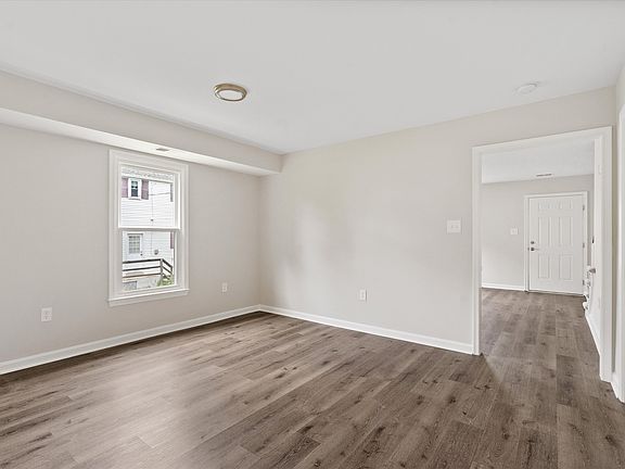 4th image of 434 Cherrydale Ave #B