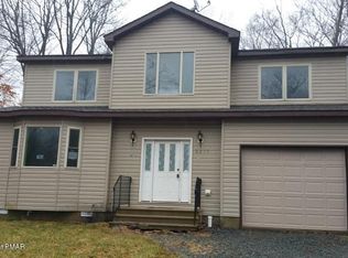 8273 Natures Dr, Tobyhanna, PA