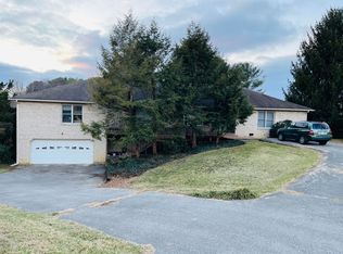 1437 Sandy Cir, Blacksburg, VA 24060