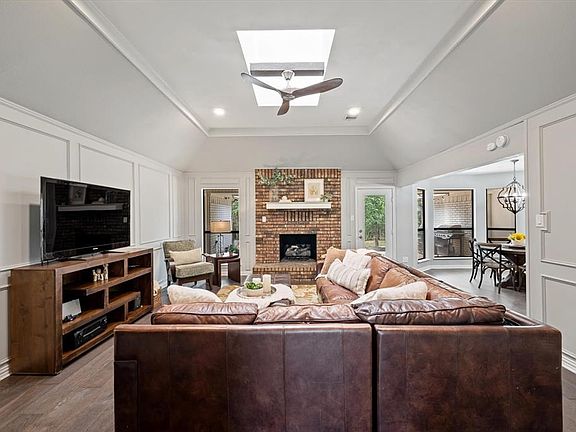 2nd image of 1705 Creekside Dr