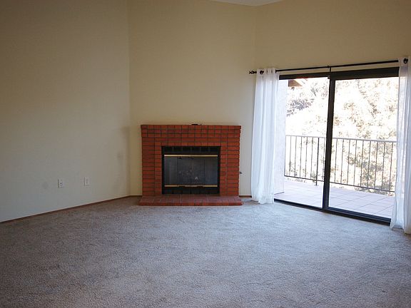 3rd image of 2824 Winthrop Ave