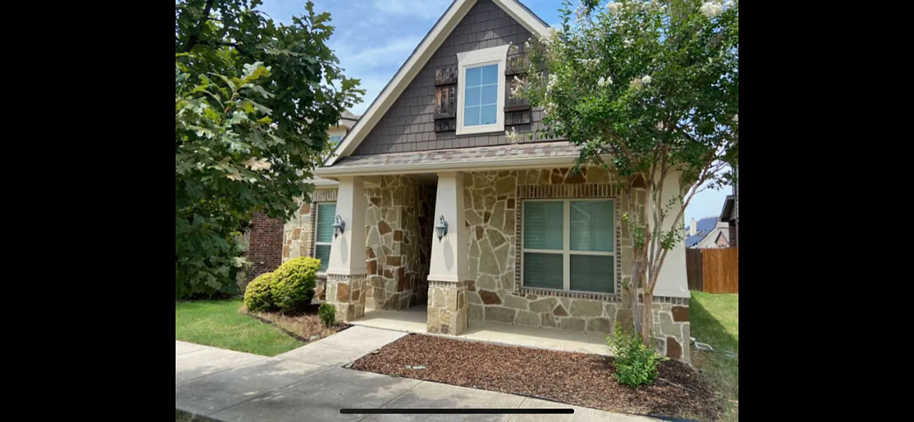 3 bed, 2.5 bath, 2573 sqft, $3,000 — Photo 1