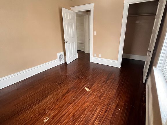 5th image of 335 Oakwood Ave