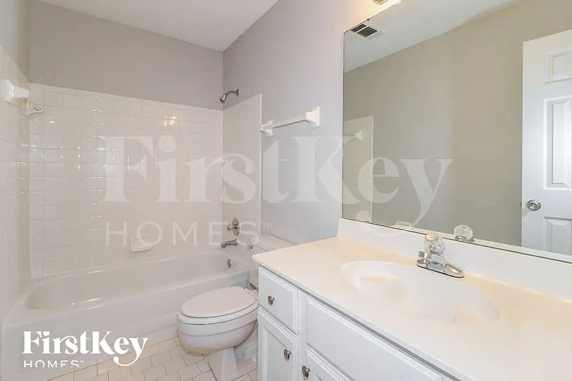4 bed, 3.0 bath, 2841 sqft, $2,455 — Photo 1