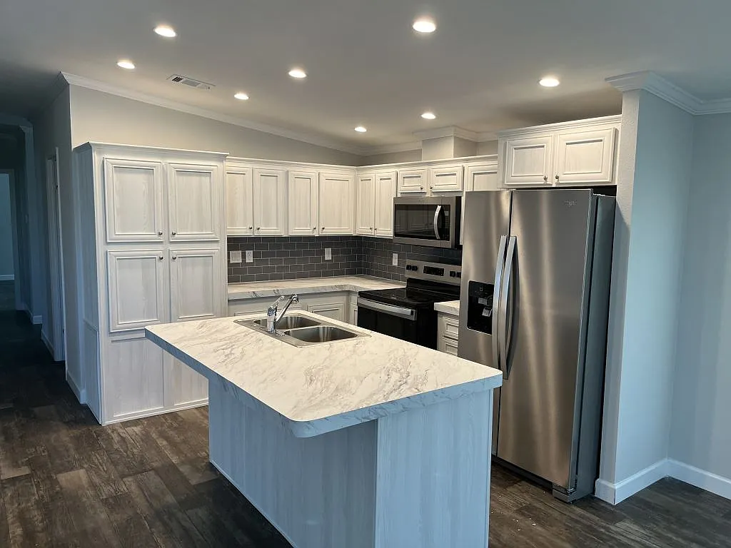 3 bed, 2.0 bath, 1459 sqft, $1,799 — Photo 3