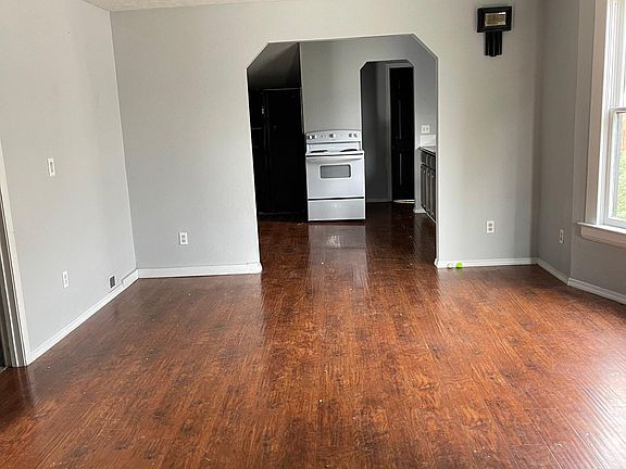 Lving/Dining Space from the front door.