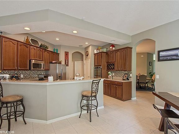 4th image of 4202 Walden View Dr