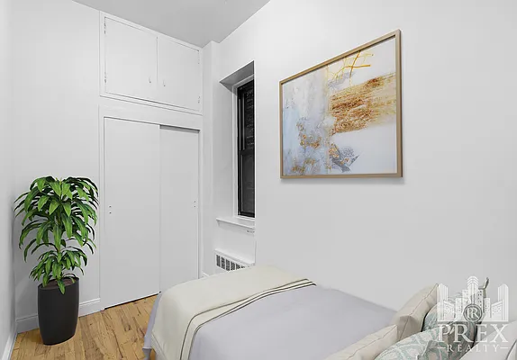 Bedroom, photo 2