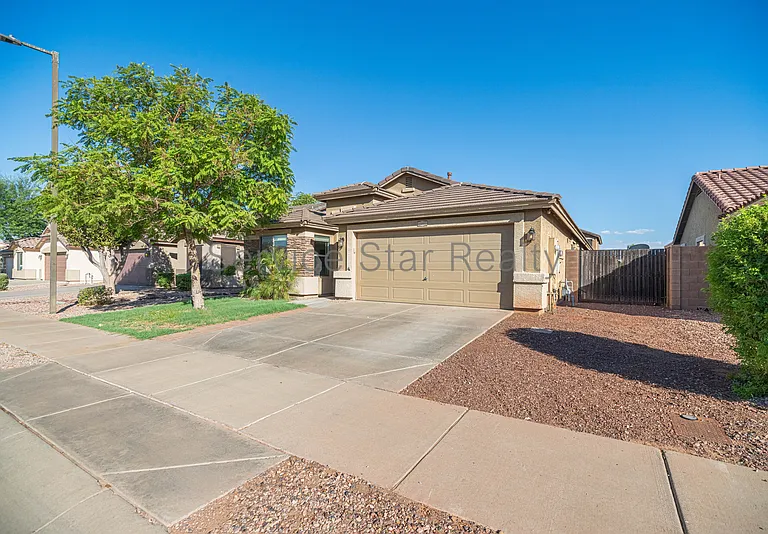 16867 W Belleview St — Photo 2