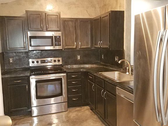 2nd image of 7914 Rose Ave