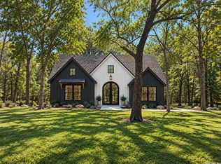 3571 County Road 676, Devine, TX 78016