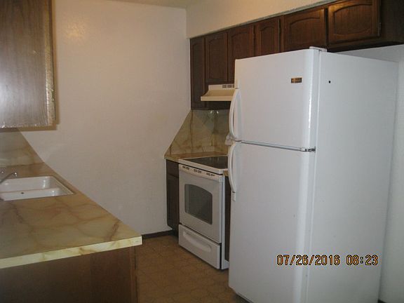 2nd image of 702 Meadowlake Dr