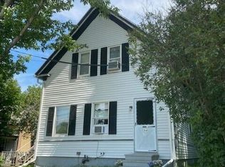 94 N Main St, North Monmouth, ME 04265
