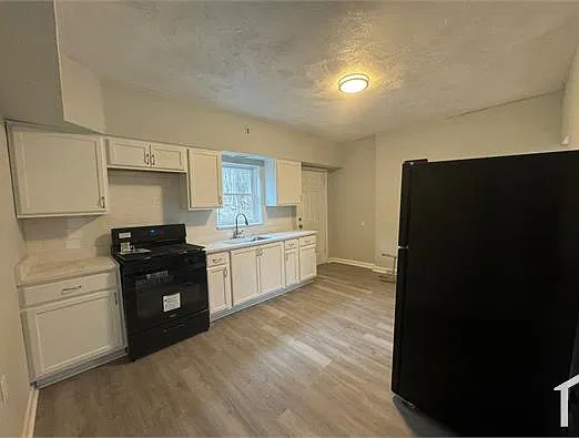 3 bed, 2068 sqft, $2,050 — Photo 2
