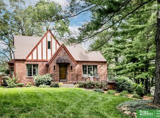 4516 Young St, Omaha, NE 68152