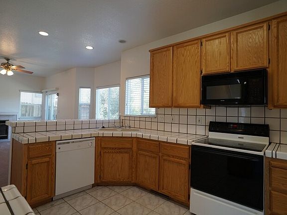 5th image of 5043 Collina Pl