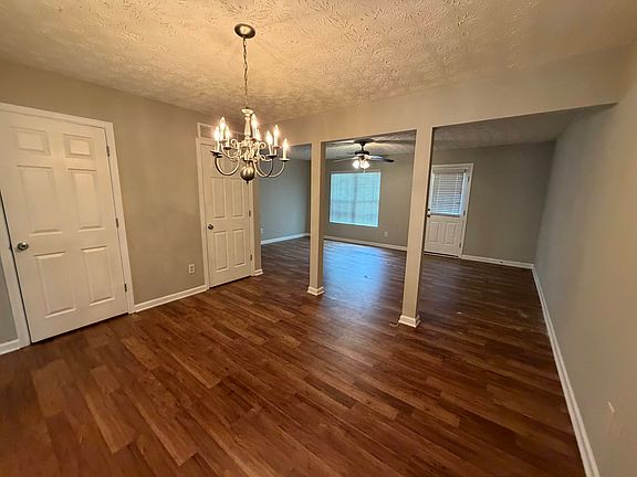 3rd image of 3892 Waldrop Ln